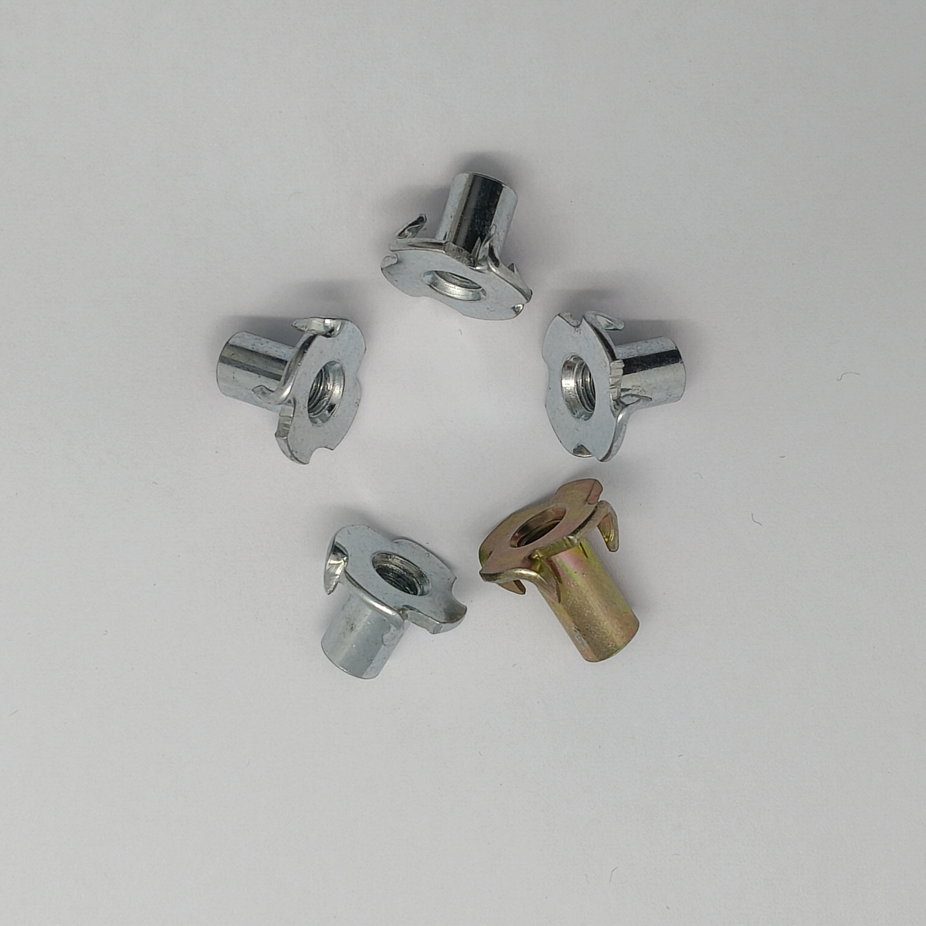 Full tooth four claw nail